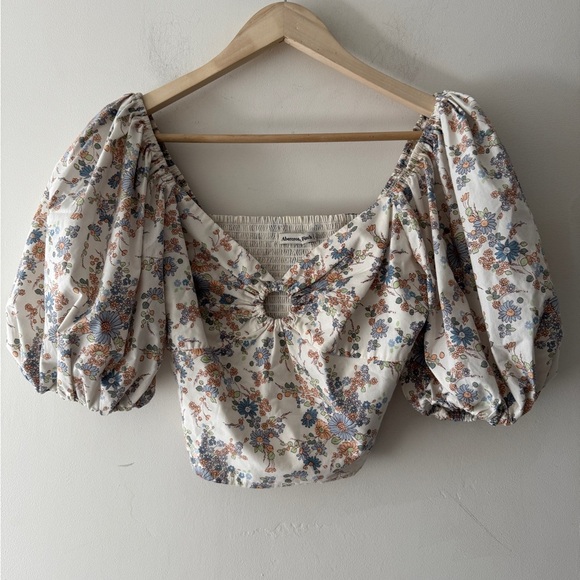 Abercrombie & Fitch Tops - Abercrombie & Fitch Floral Puff Sleeve Poplin O-Ring Smocked Crop Top Size Small